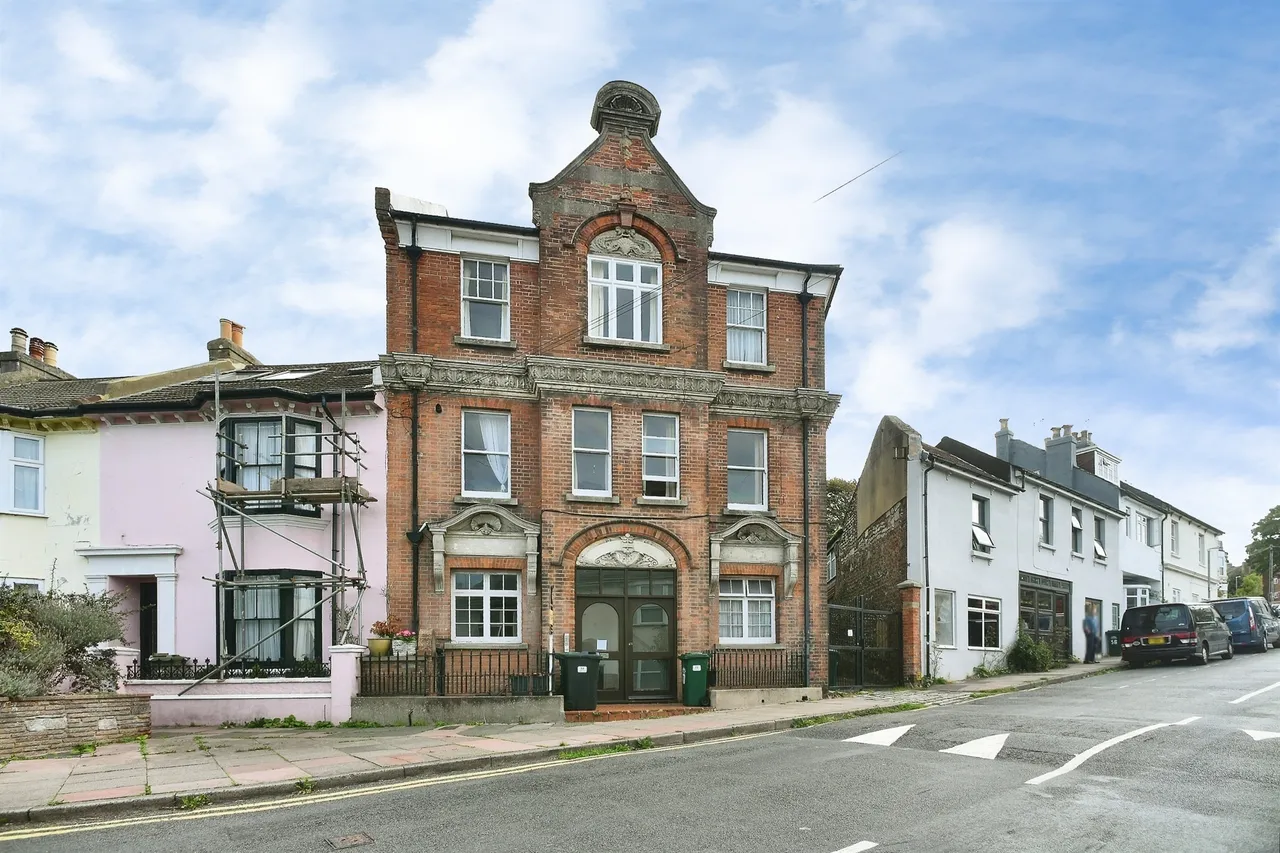 2 bed flat for sale, Cobden Road, Brighton, BN2