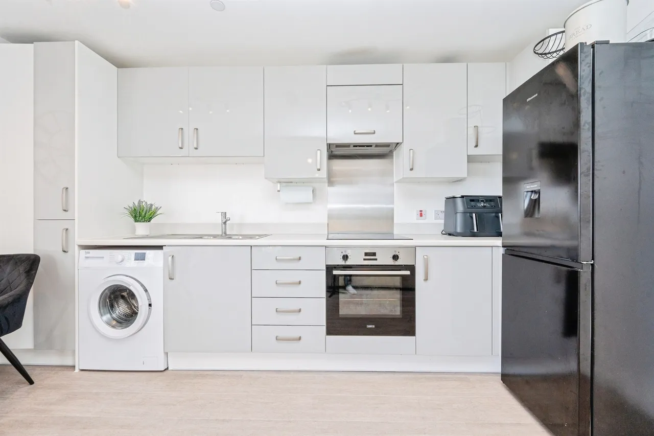 Colnebank Drive, Watford, photo 10