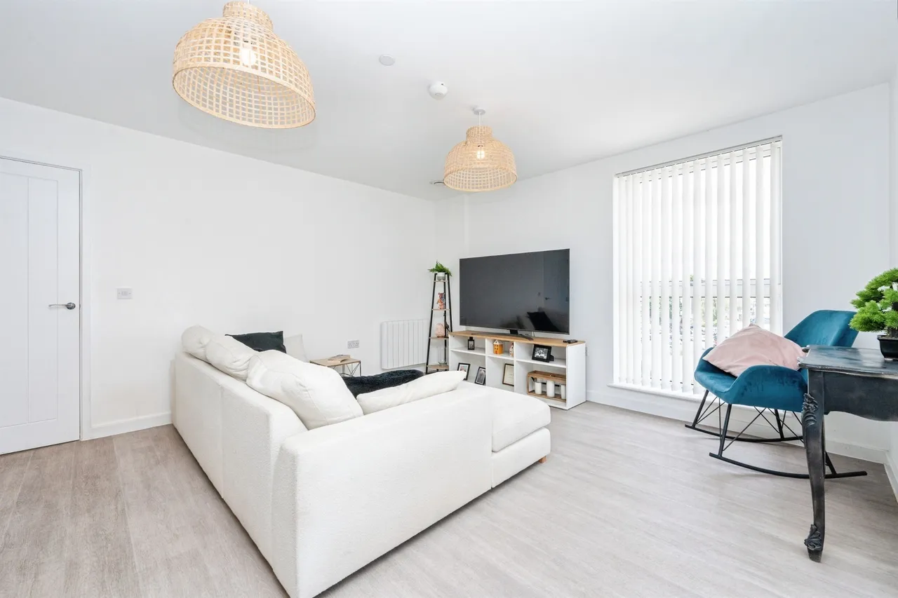Colnebank Drive, Watford, photo 12