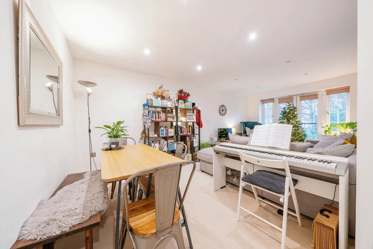 Woodham Place, Woodham, KT15, photo 9