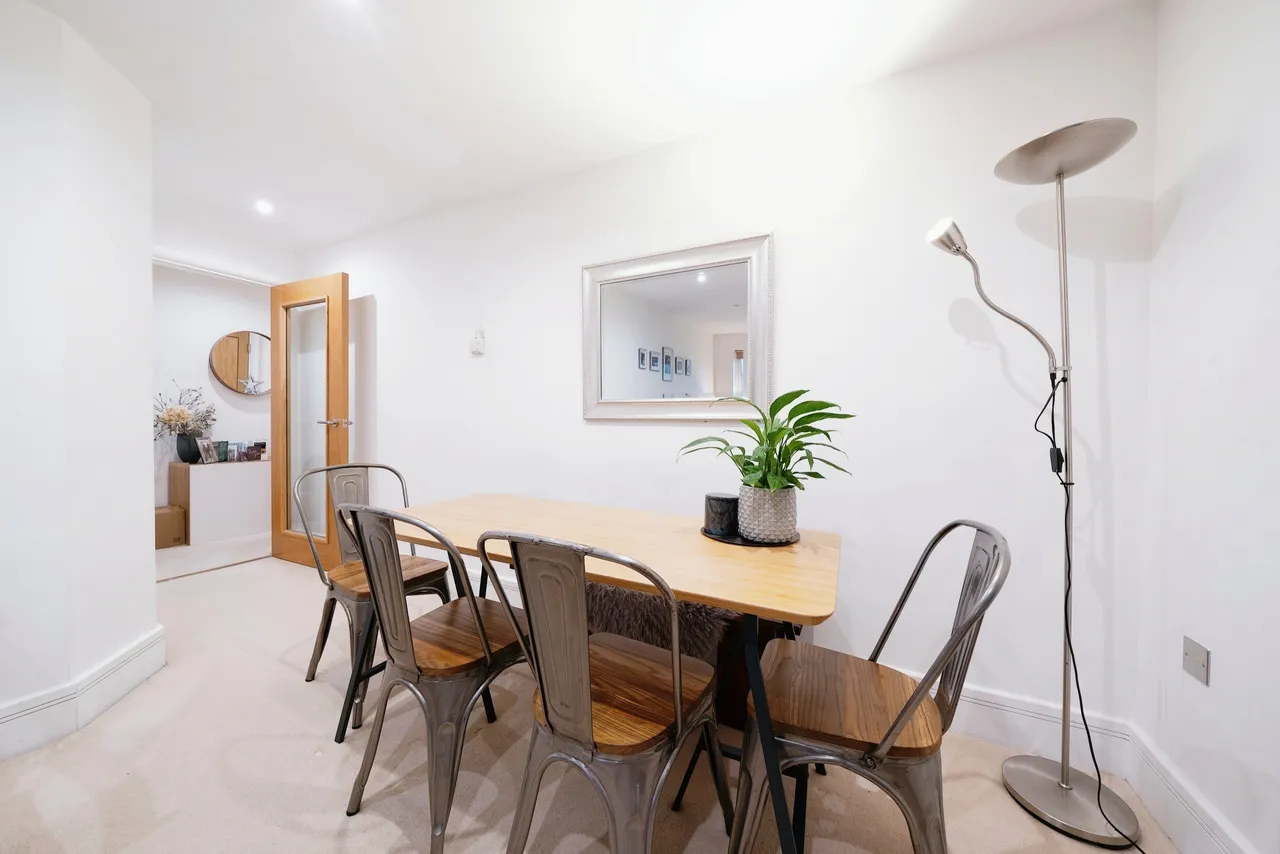 Woodham Place, Woodham, KT15, photo 4