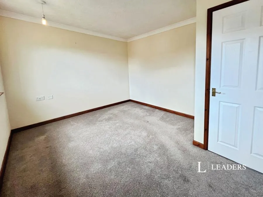 Honeysuckle Way, Spalding, PE11, photo 10
