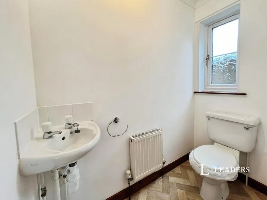 Honeysuckle Way, Spalding, PE11, photo 9