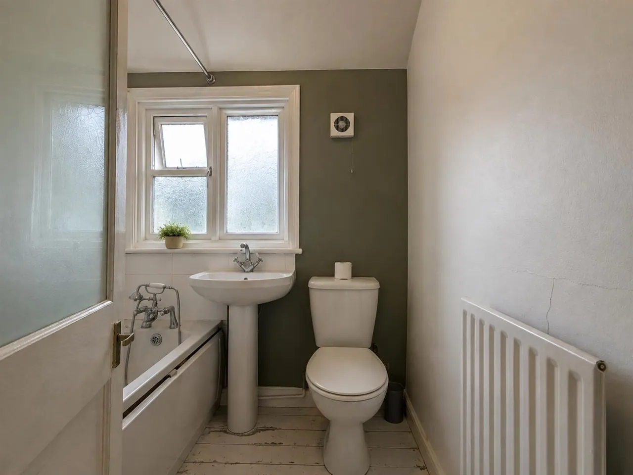 Warwick Road, Walthamstow, photo 5