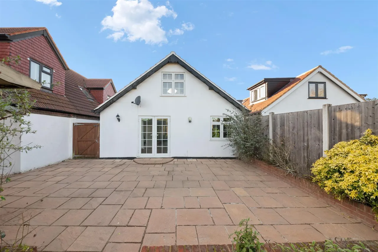 Copperfield Avenue, Uxbridge, photo 7
