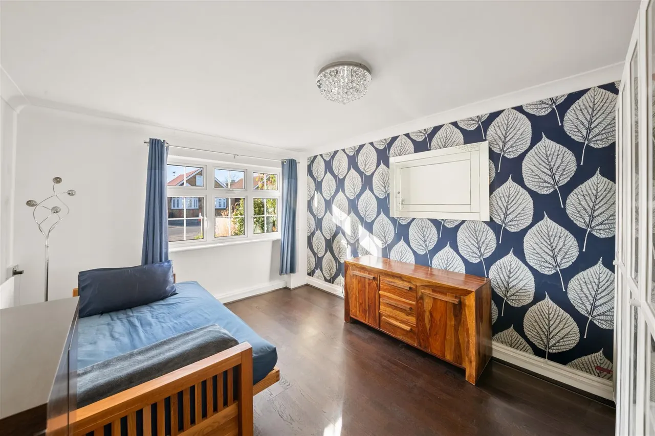Copperfield Avenue, Uxbridge, photo 9
