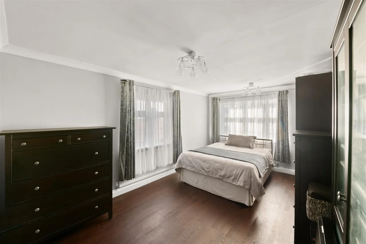 Copperfield Avenue, Uxbridge, photo 11