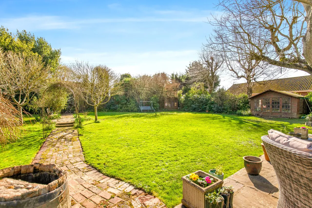 Nyetimber Lane, Aldwick, West Sussex, photo 10