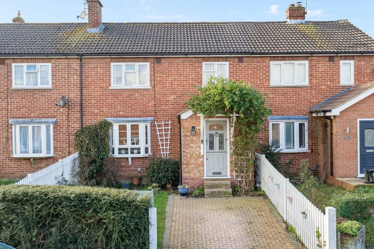 3 bed outfield road, chalfont st. peter, gerrards cross,sl9 for sale, Outfield Road, Chalfont St. Peter, SL9