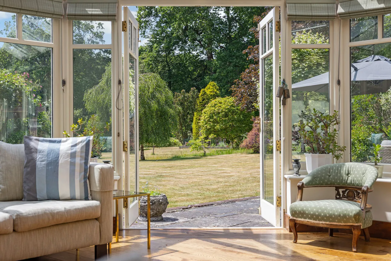 Weydown Road, Haslemere, GU27, photo 9