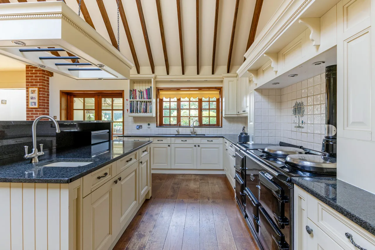 Weydown Road, Haslemere, GU27, photo 6