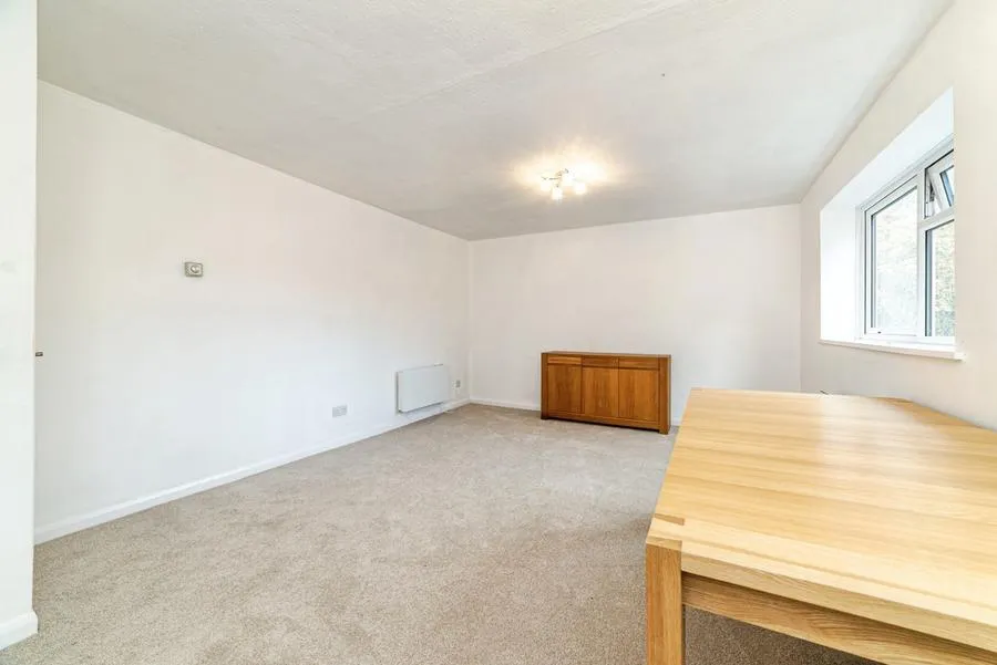 Frescade Crescent, Basingstoke, RG21, photo 4