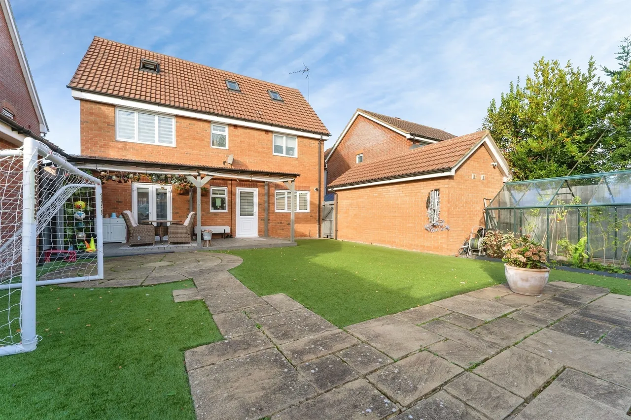 Farriers Gate CHATTERIS, PE16, photo 14