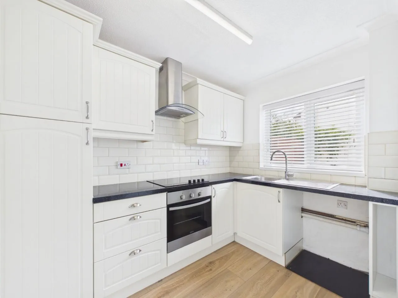 Campion Close, Thornbury, BS35, photo 3