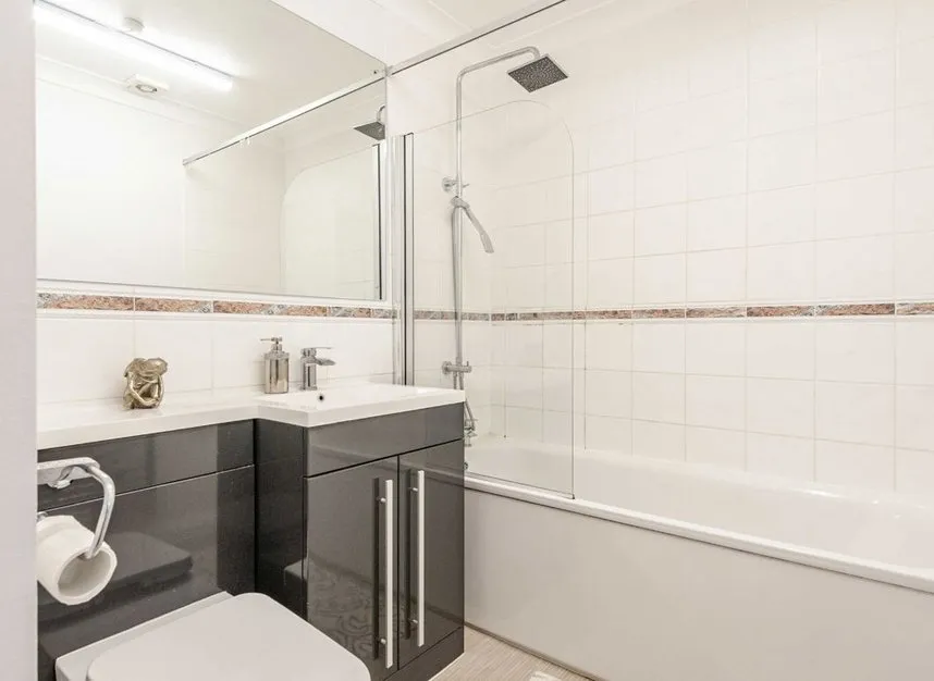 Hillary Drive, Isleworth, TW7, photo 6