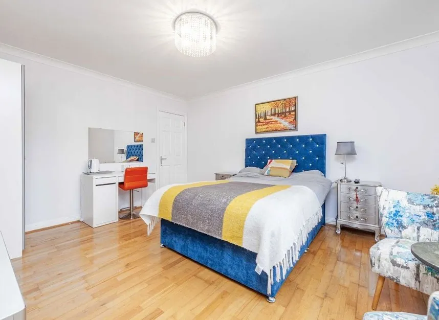 Hillary Drive, Isleworth, TW7, photo 2
