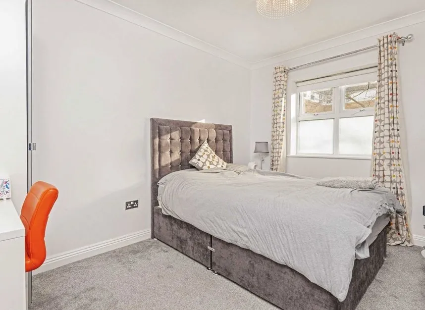 Hillary Drive, Isleworth, TW7, photo 3