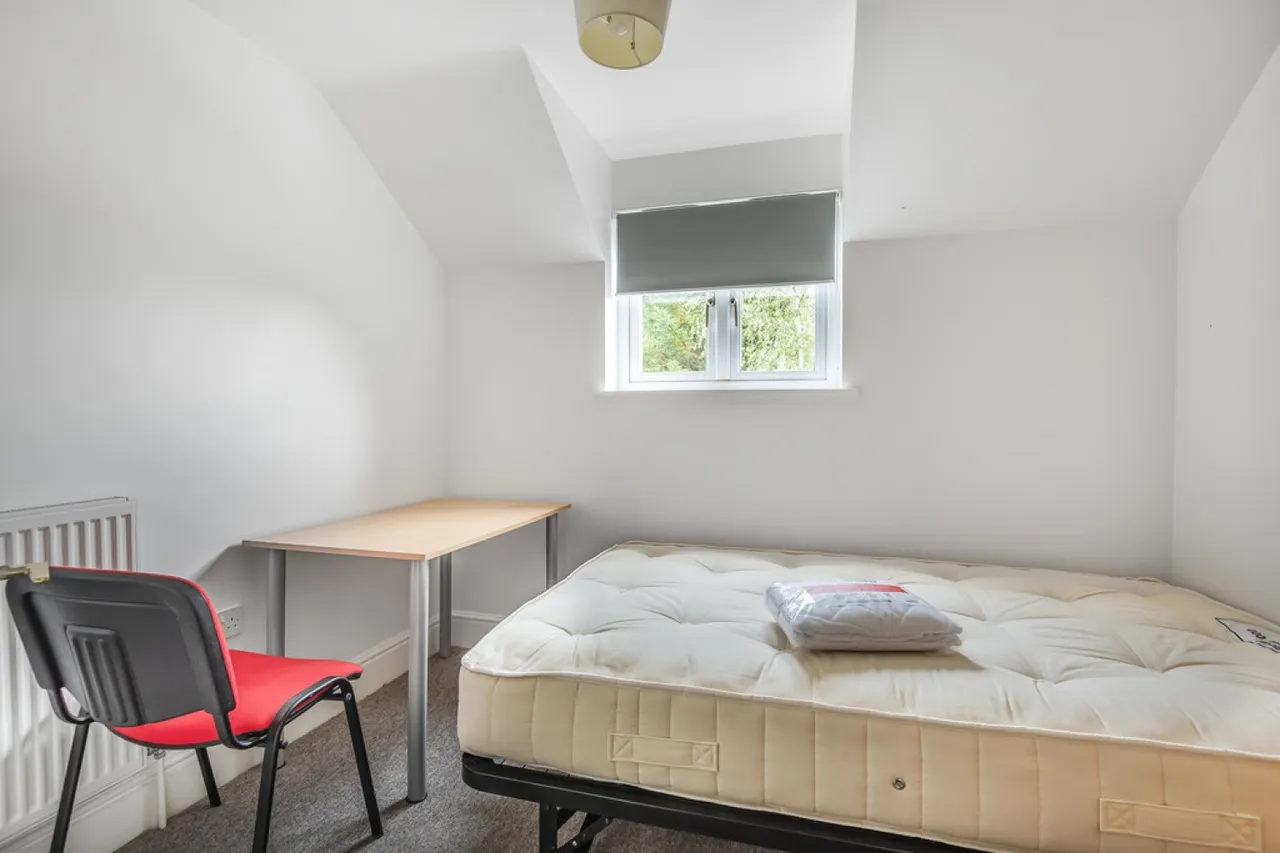 Montgomery Close, Stanmore, Winchester, photo 6