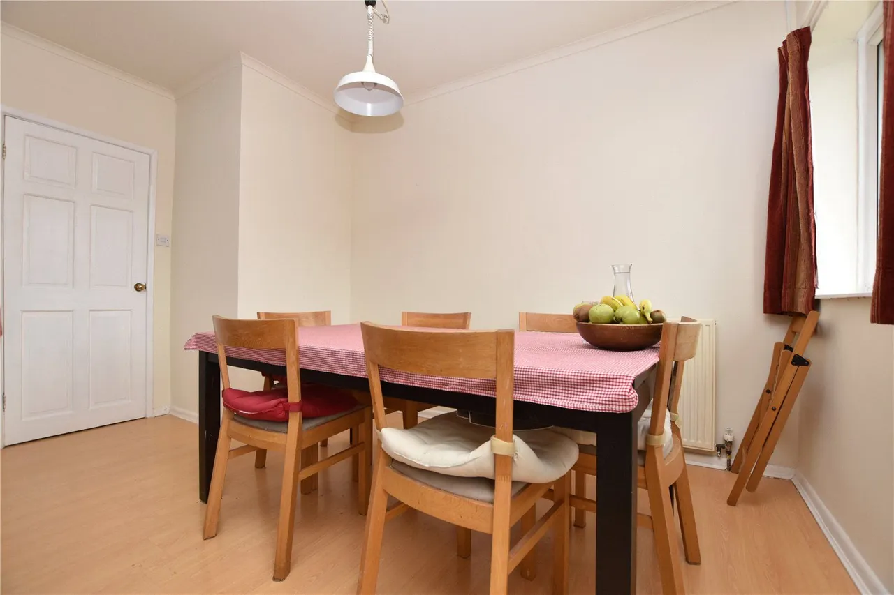 Dean Hall Close, Morley, LS27, photo 4