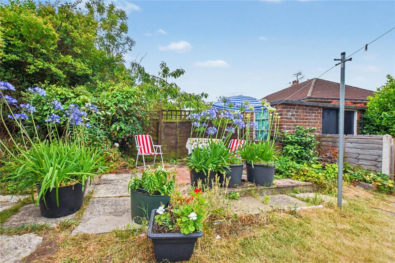 Dean Hall Close, Morley, LS27, photo 11