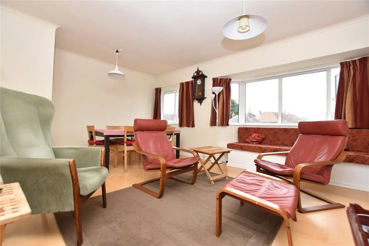 Dean Hall Close, Morley, LS27, photo 3