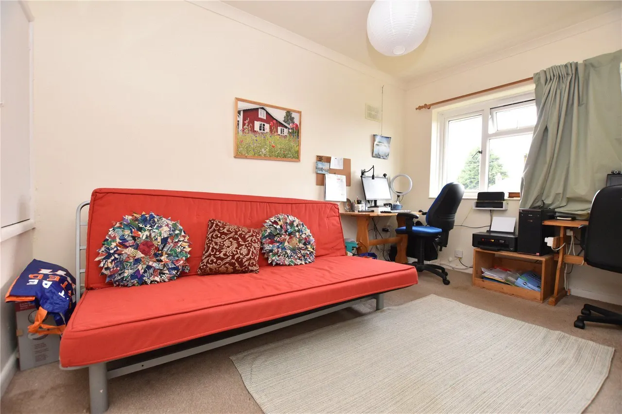 Dean Hall Close, Morley, LS27, photo 9