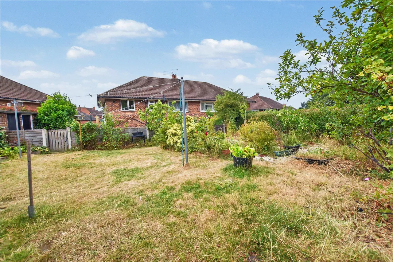 Dean Hall Close, Morley, LS27, photo 17