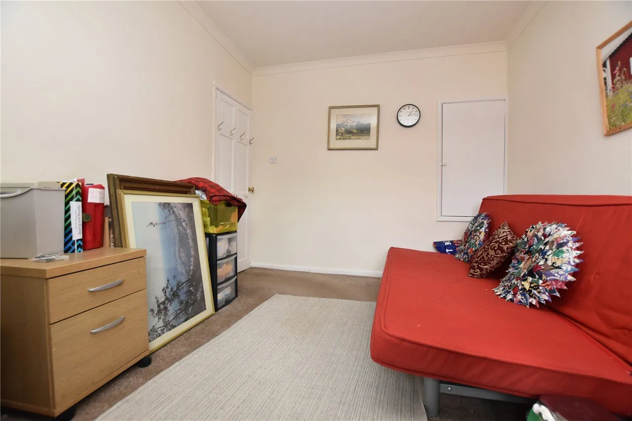 Dean Hall Close, Morley, LS27, photo 16