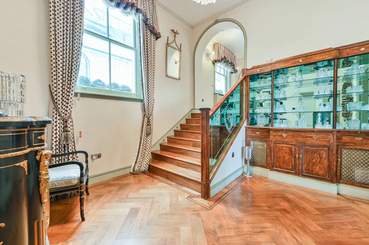 49 Albert Court West Block, Prince Consort Road, London, photo 12