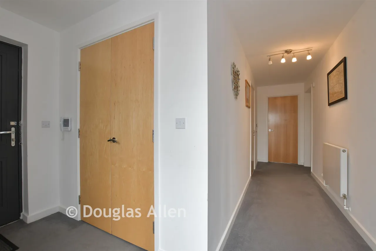Broadis Way, Rainham, RM13, photo 8