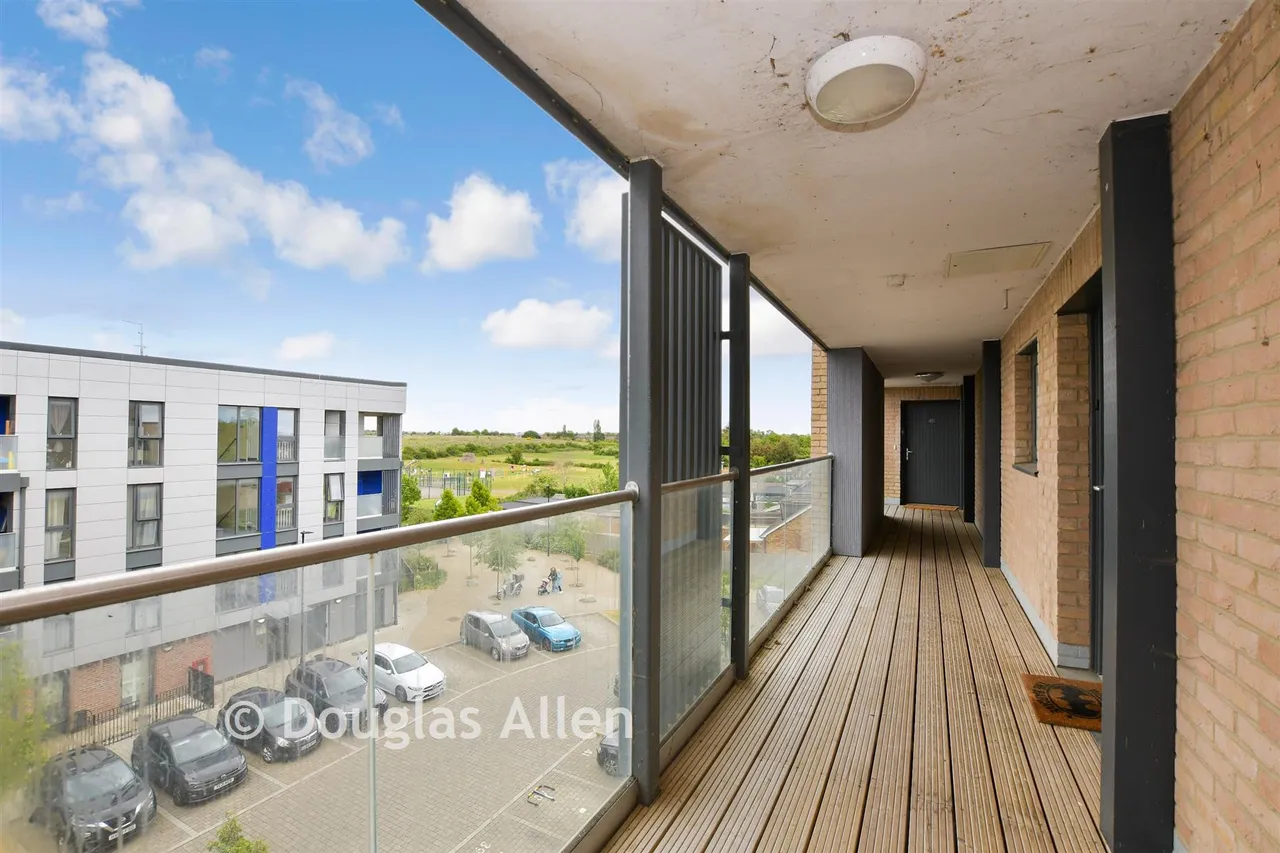 Broadis Way, Rainham, RM13, photo 9