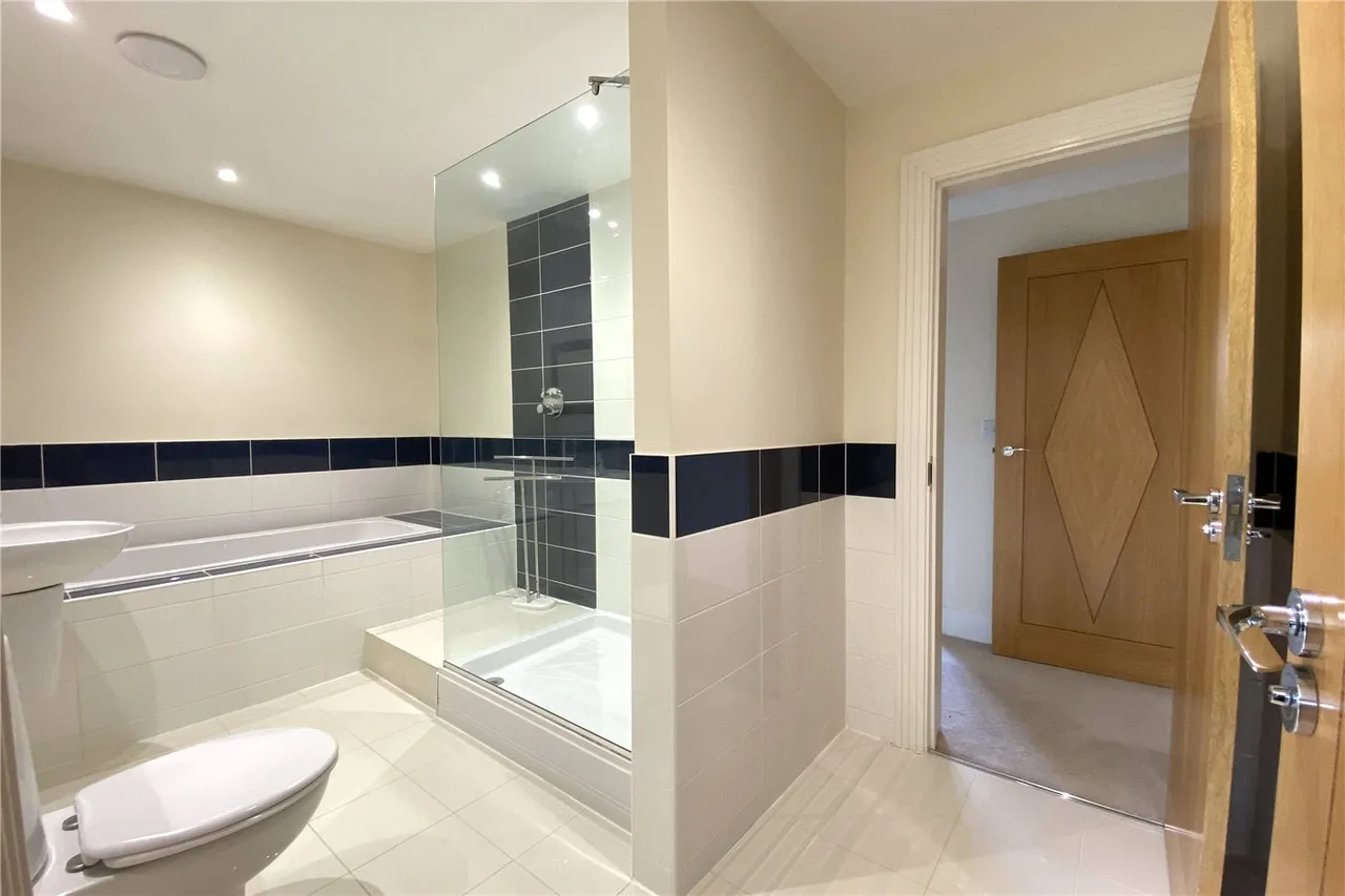 Park Grove, Knotty Green, Beaconsfield, HP9, photo 10