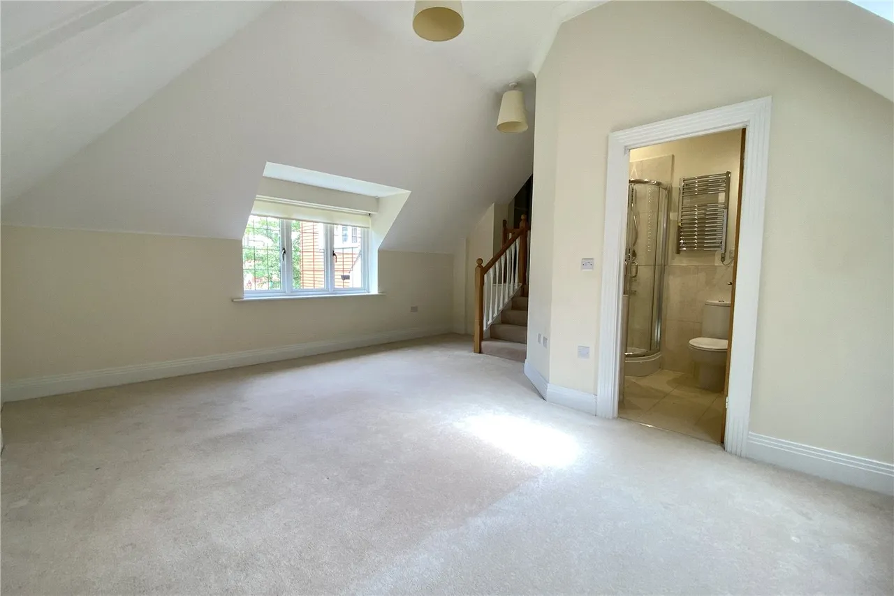 Park Grove, Knotty Green, Beaconsfield, HP9, photo 12