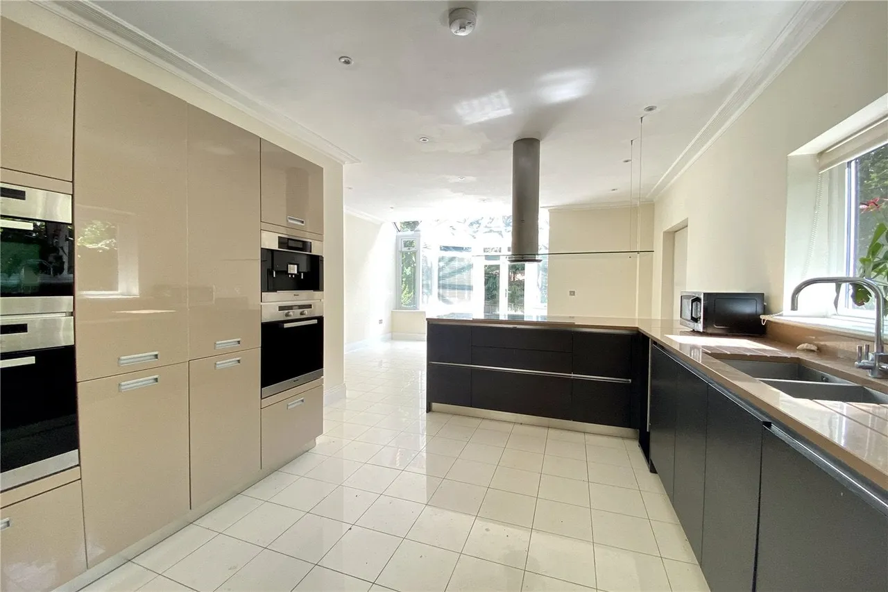 Park Grove, Knotty Green, Beaconsfield, HP9, photo 2