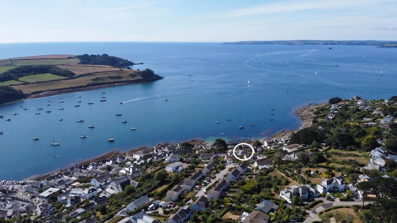 Riviera Lane, St Mawes, TR2, photo 32