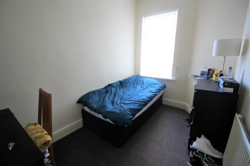 Dumers Lane, Radcliffe, M26, photo 9