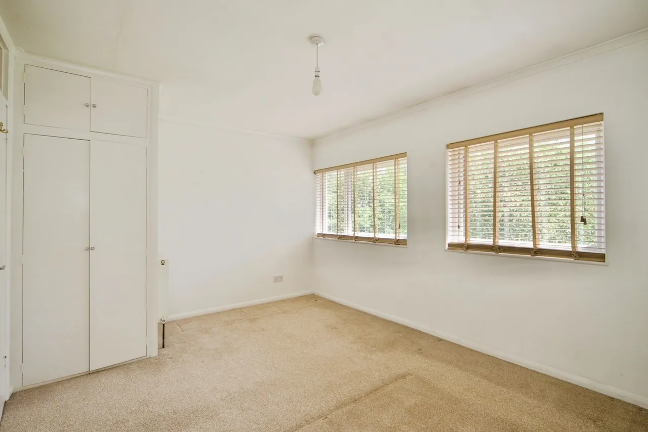 Kingspark Court, London, E18, photo 12