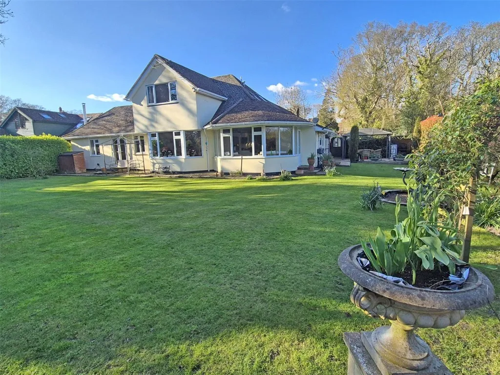 New Milton, Hampshire, photo 2