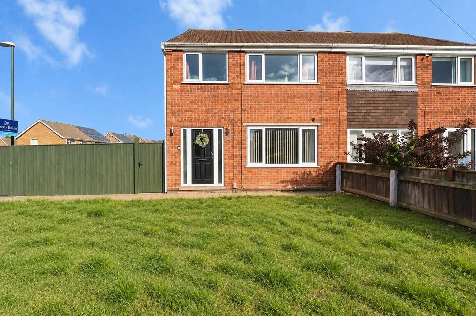 3 bed house for sale — Laburnum Drive, Grimsby, Lincolnshire, DN34