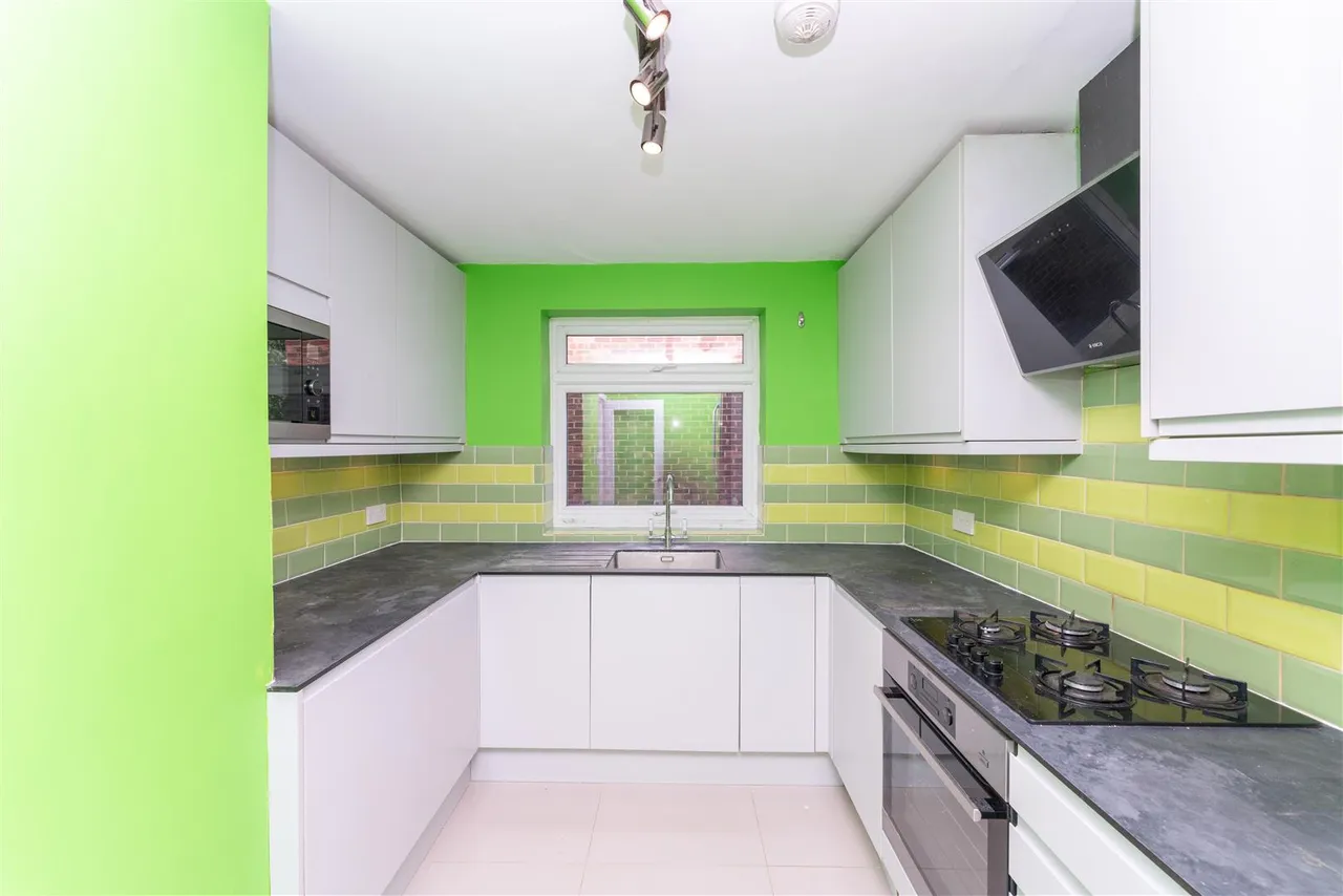 Azalea Close, Hanwell, photo 9