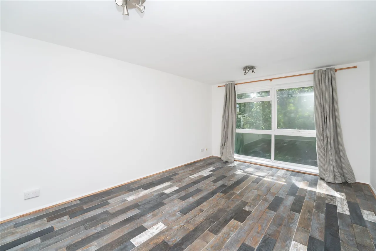 Azalea Close, Hanwell, photo 11