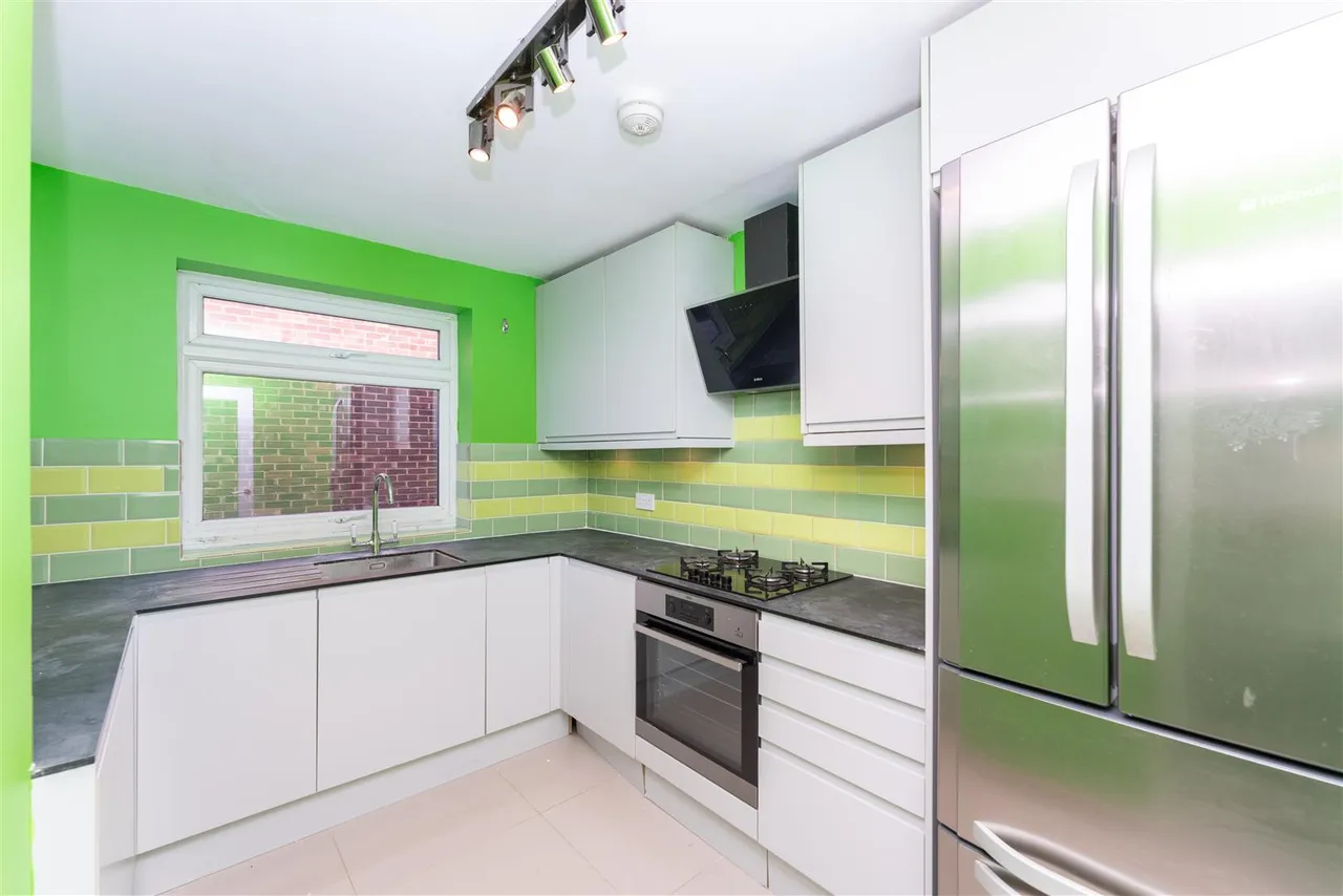 Azalea Close, Hanwell, photo 10