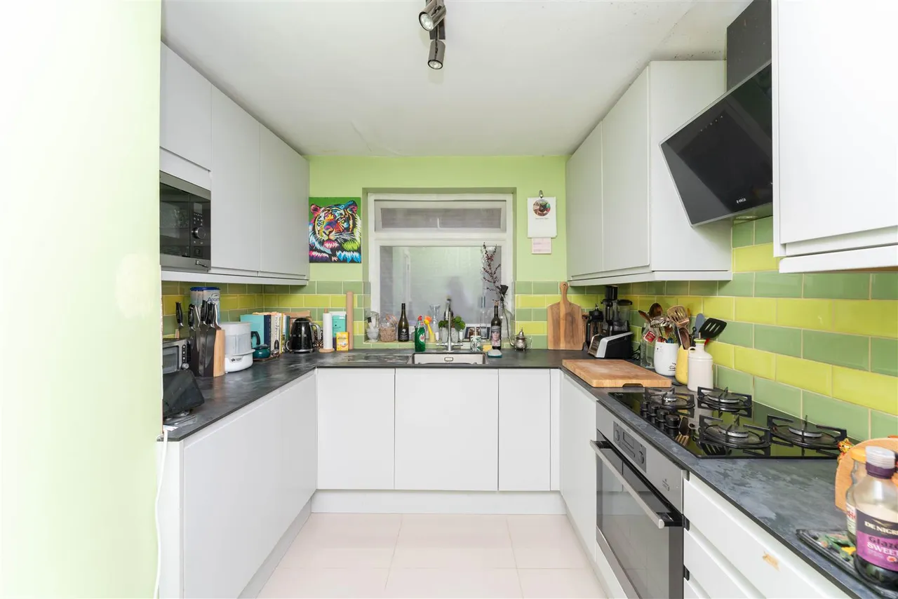 Azalea Close, Hanwell, photo 2
