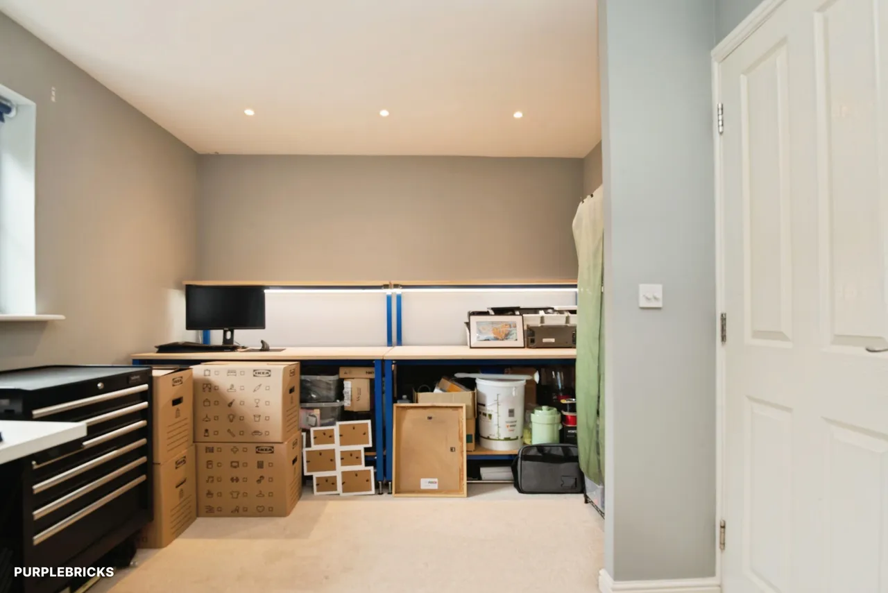 Whitworth Square, Cardiff, CF14, photo 19