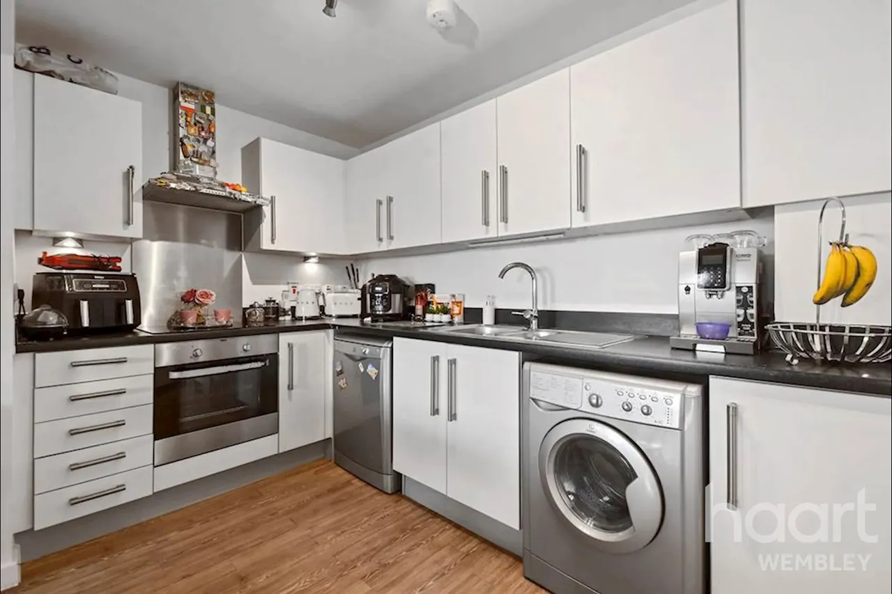 High Road, Wembley, HA9, photo 3