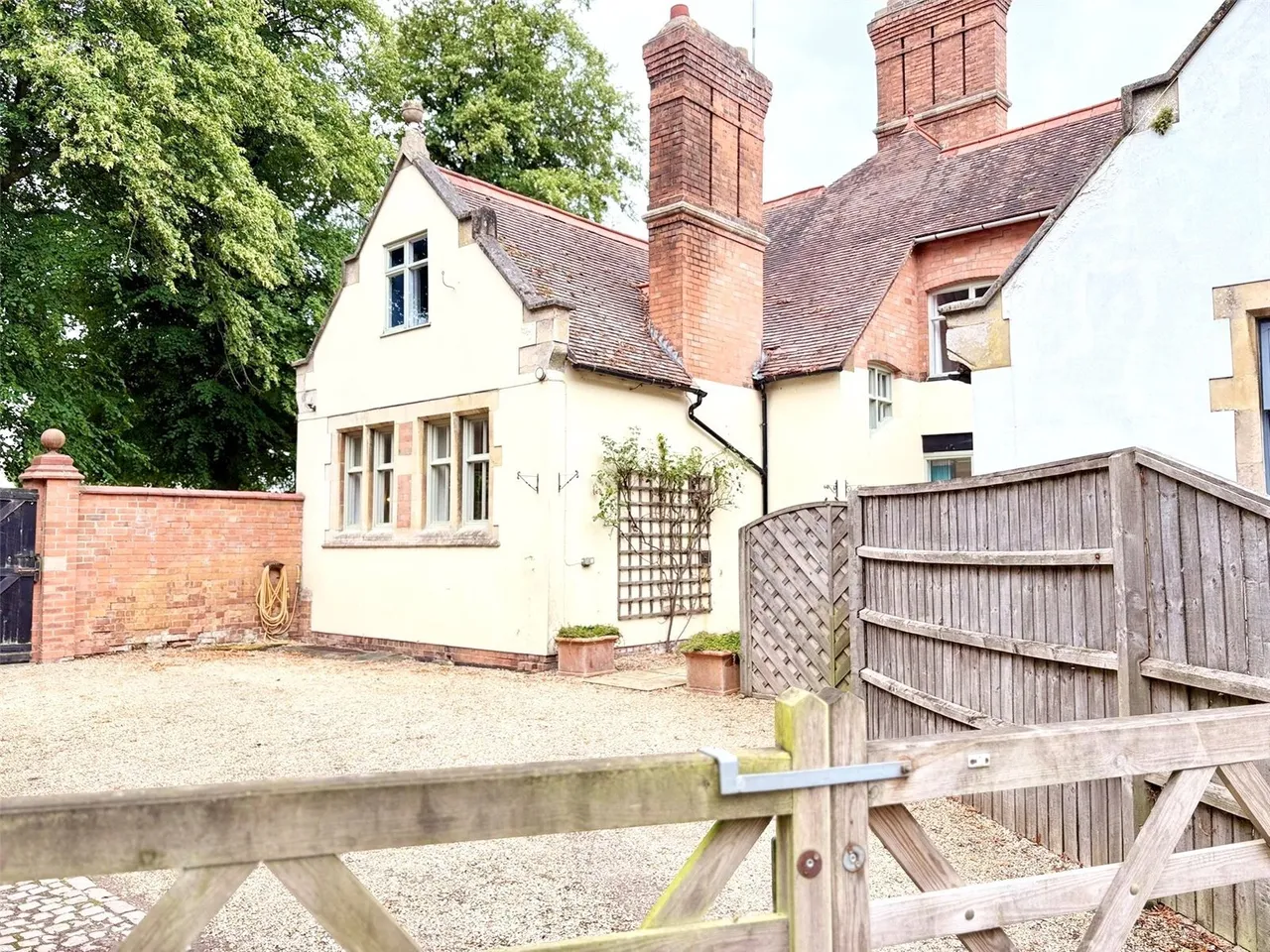 3 bed house for sale, Caldecote Hall Drive, Caldecote, CV10