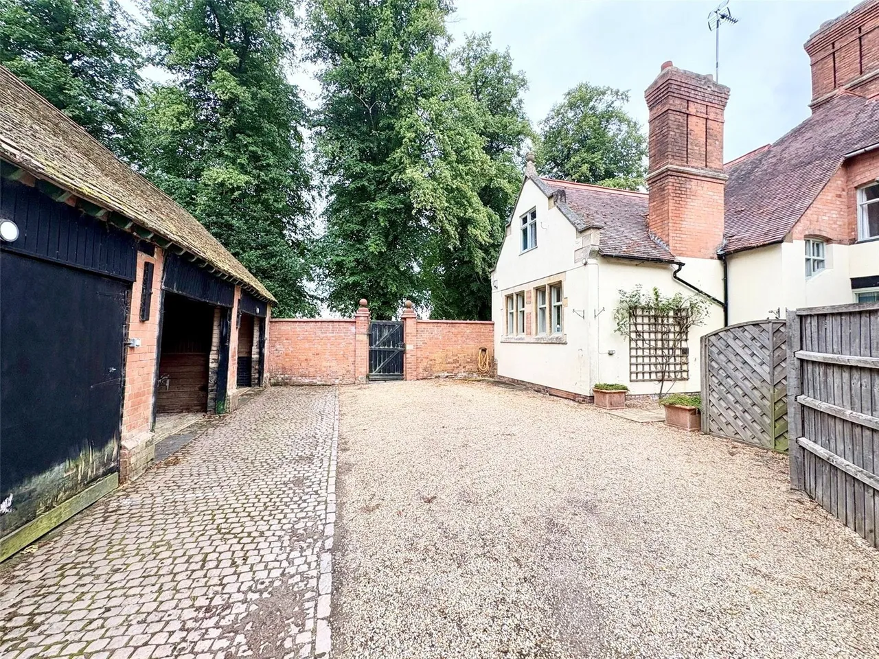 Caldecote Hall Drive, Caldecote, CV10, photo 22