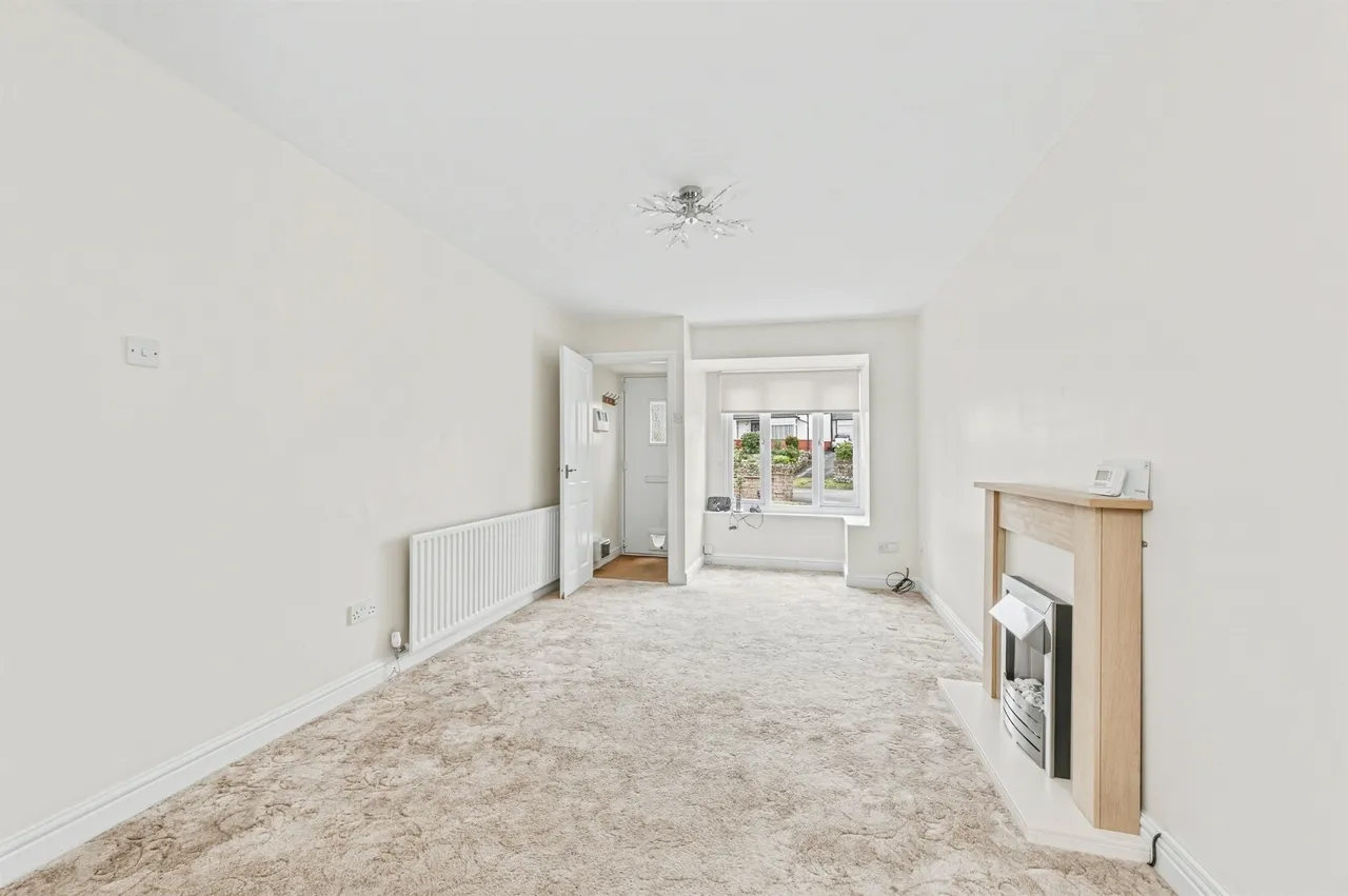 Dingle Road, Huddersfield, photo 2