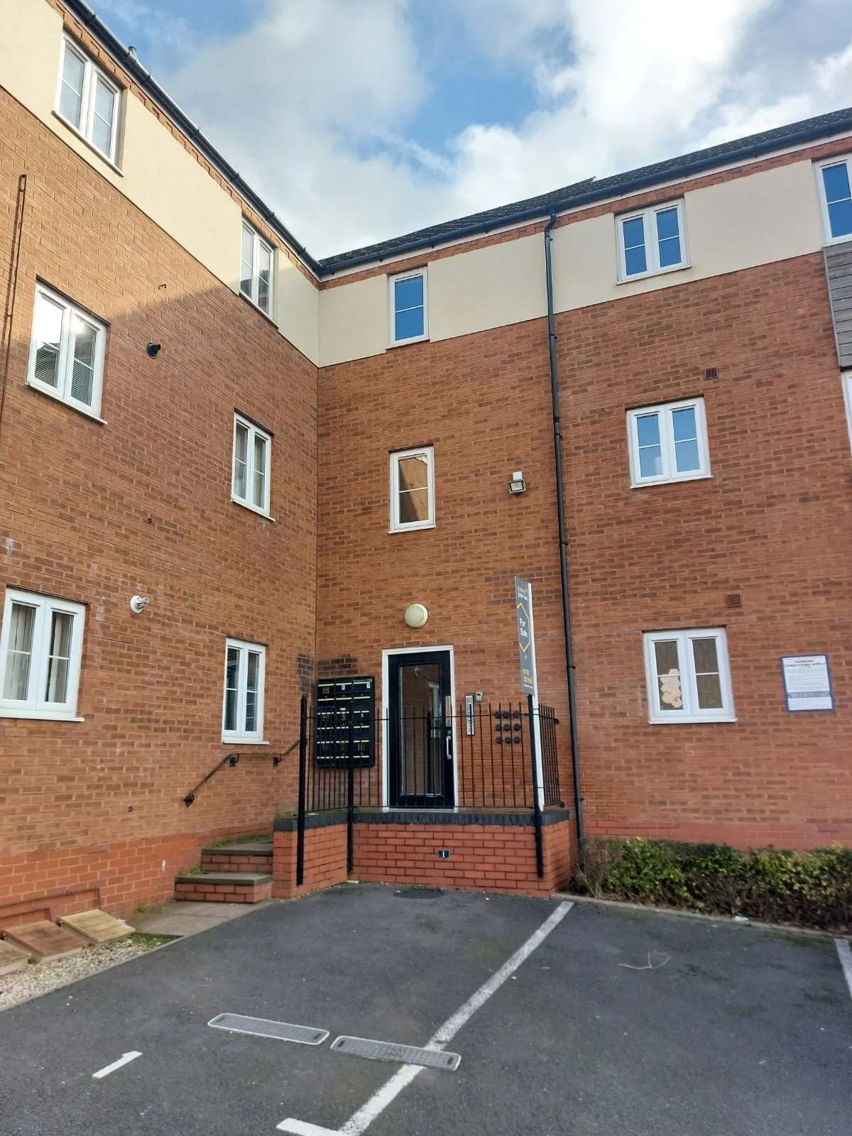 2 bed flat for sale — Burtree Drive, Stoke-on-Trent, Staffordshire, ST6