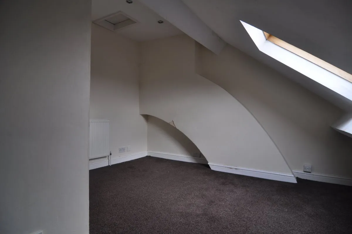 Doncaster Road, Ardsley, photo 10